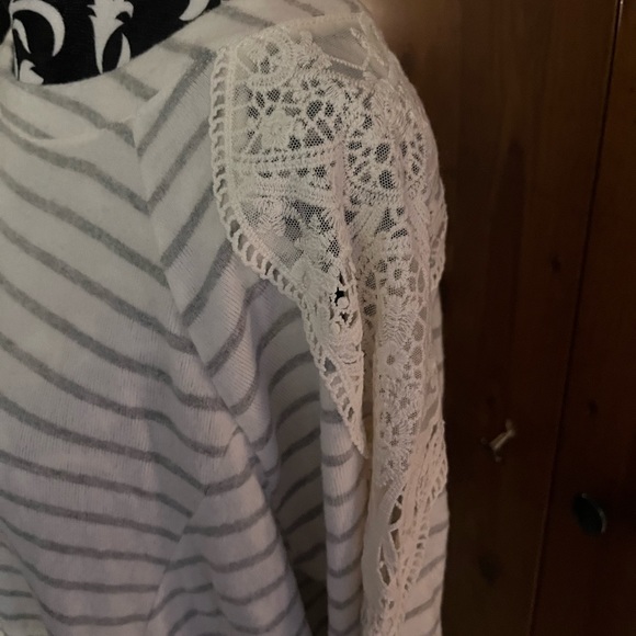 Very soft long sleeve top - Picture 2 of 8